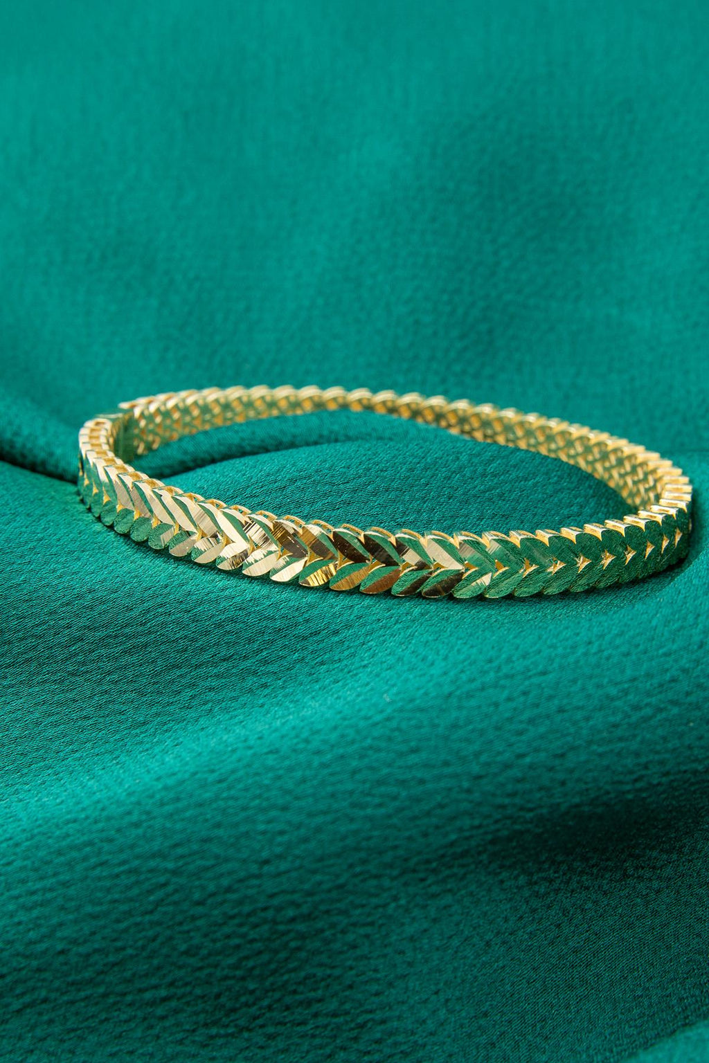 14ct Gold Leaf Bangle