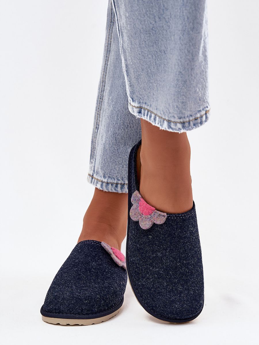 Slippers model 222291 Step in style