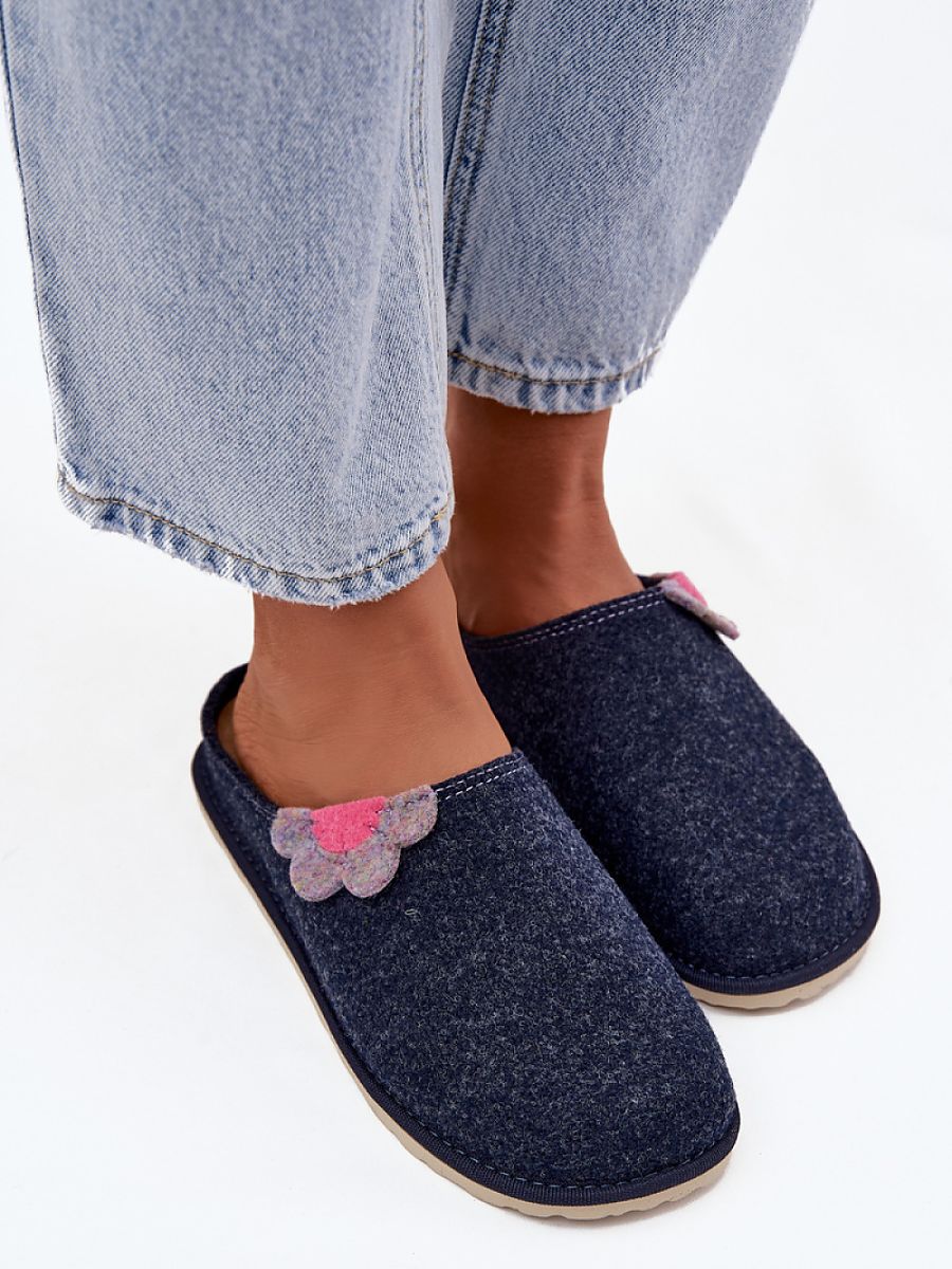 Slippers model 222291 Step in style
