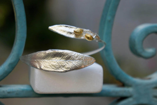 Silver Olive Branch Bracelet for Women, Bridal Jewelry in Sterling Silver.